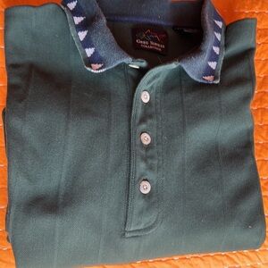 Greg Norman golf/polo short sleeved green w blue&white trim on collar szL